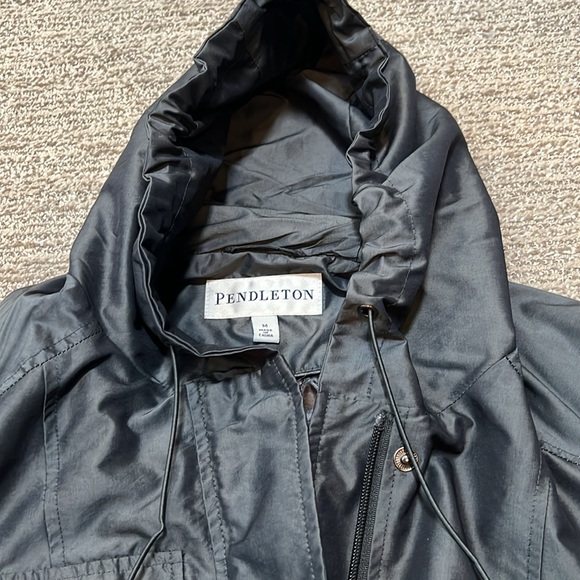 Pendleton nylon and poly Rain jacket - Picture 8 of 15